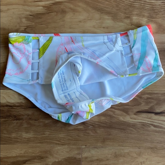 Gossip woman’s floral High-Waisted Bikini set - Picture 5 of 8